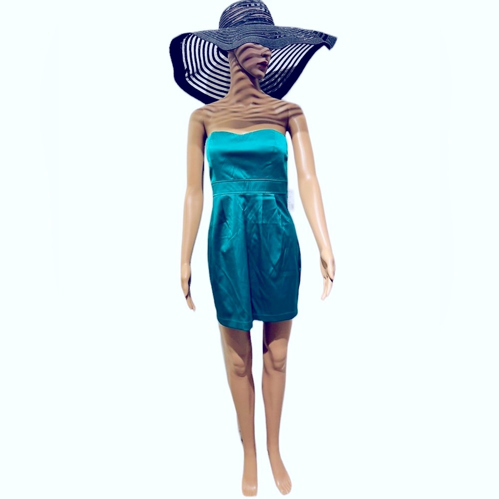 NWT Strapless Satin Green Dress 👗